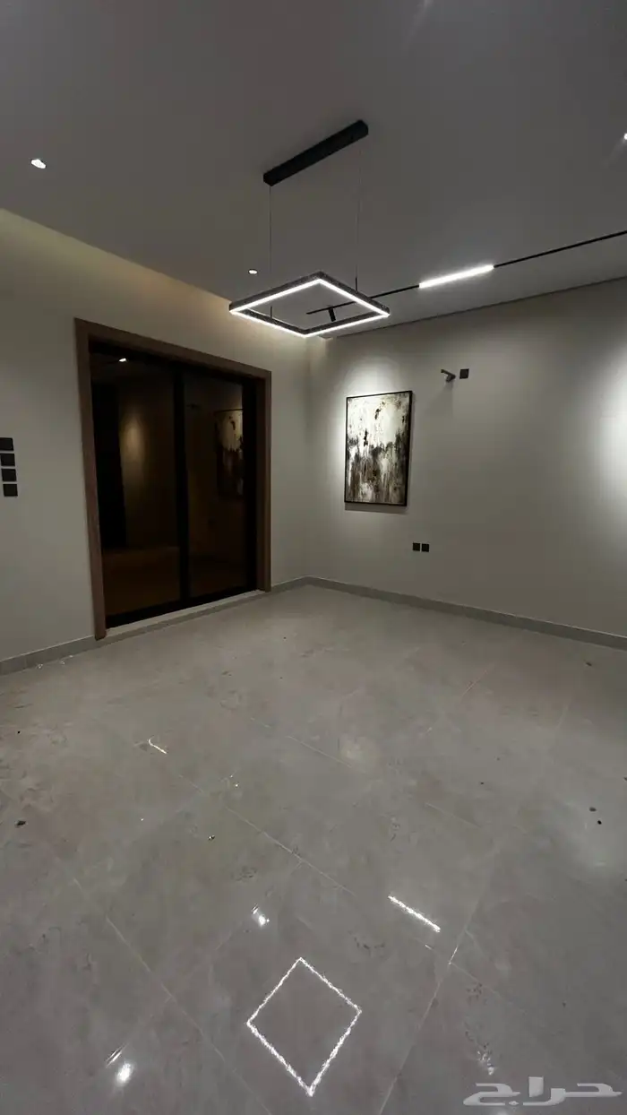 شقه ارضيه للبيع حي البوادي 0