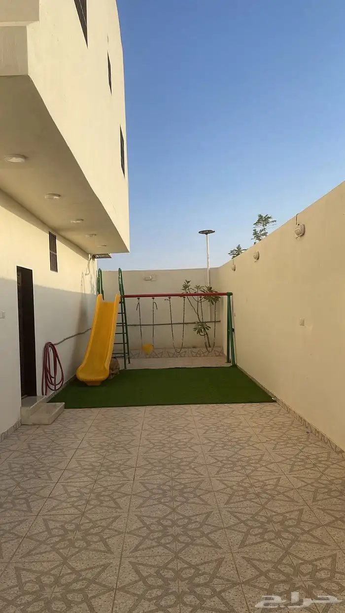 فيلا دورين درج داخلي بحي الياسمين 16