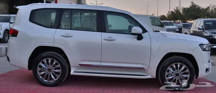 لاندكروزر جي اكس ار 4 بنزين 2025 سعودي 18