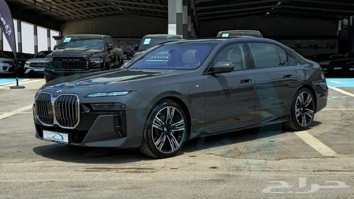 2026 بي ام دبليو 735i M خليجي اصفار مع ضمان الوكيل 0