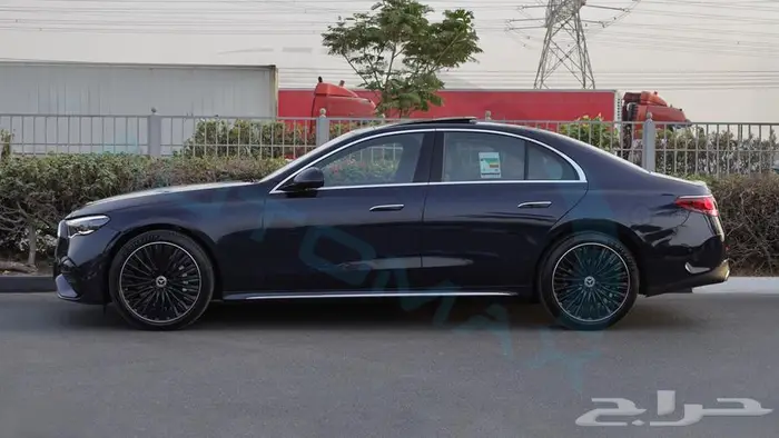 مرسيدس بنز E300 خليجي 2025 اصفار مع ضمان الوكيل 44