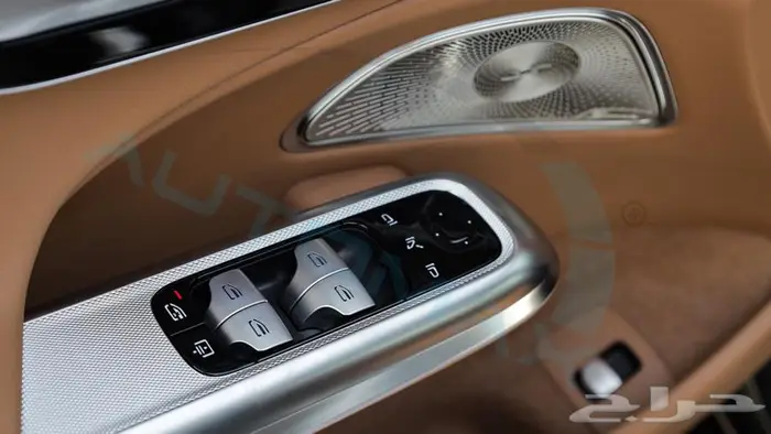 مرسيدس بنز E300 خليجي 2025 اصفار مع ضمان الوكيل 34