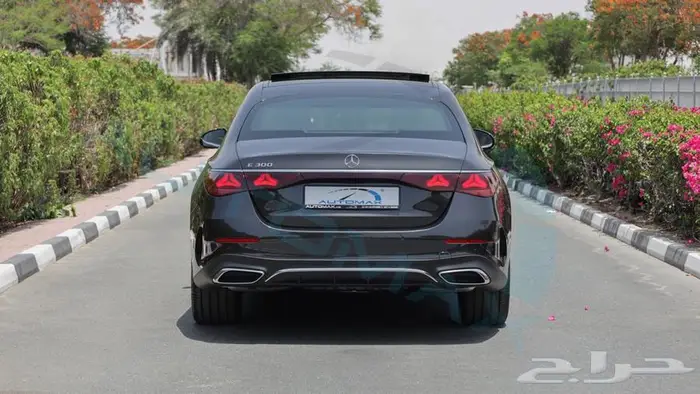 مرسيدس بنز E300 خليجي 2025 اصفار مع ضمان الوكيل 5
