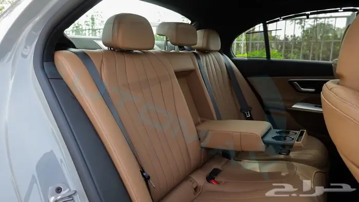 2025 مرسيدس بنز اي 300 AMG خليجي اصفار ضمان الوكيل 29