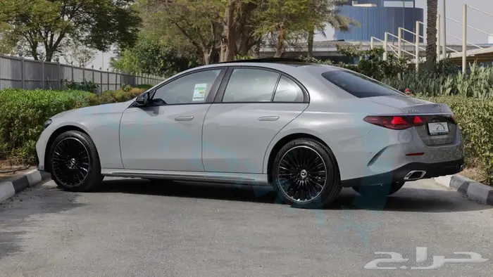 2025 مرسيدس بنز اي 300 AMG خليجي اصفار ضمان الوكيل 4