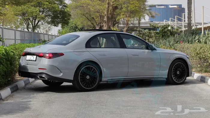 2025 مرسيدس بنز اي 300 AMG خليجي اصفار ضمان الوكيل 6