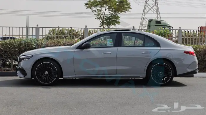 2025 مرسيدس بنز اي 300 AMG خليجي اصفار ضمان الوكيل 37
