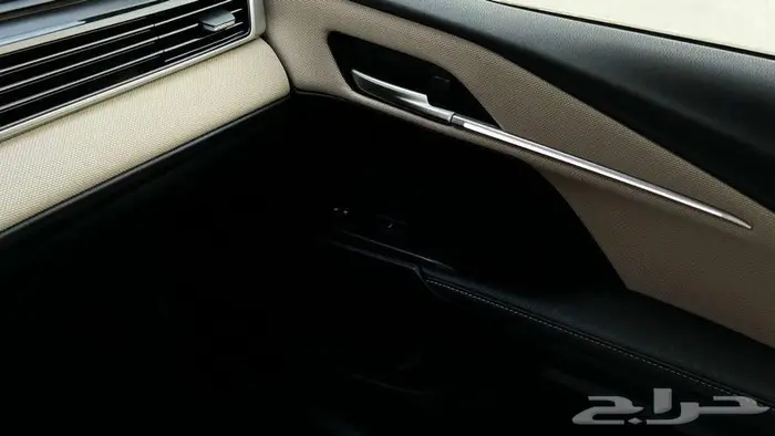 كامري LE بنزين 2025 لدى شركة عبدالمجيد الخضر 13