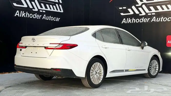 كامري LE بنزين 2025 لدى شركة عبدالمجيد الخضر 4
