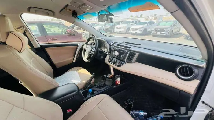 RAV4 2015 - well maintained full condition 4