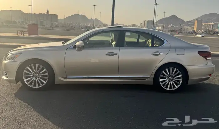 لكزس LS460 2015 4
