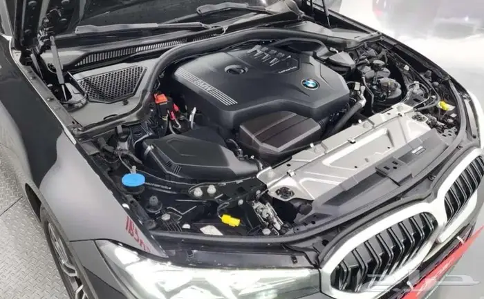 بي ام دبليو الفئة الثالثة BMW 3 Series 320i 2024 4
