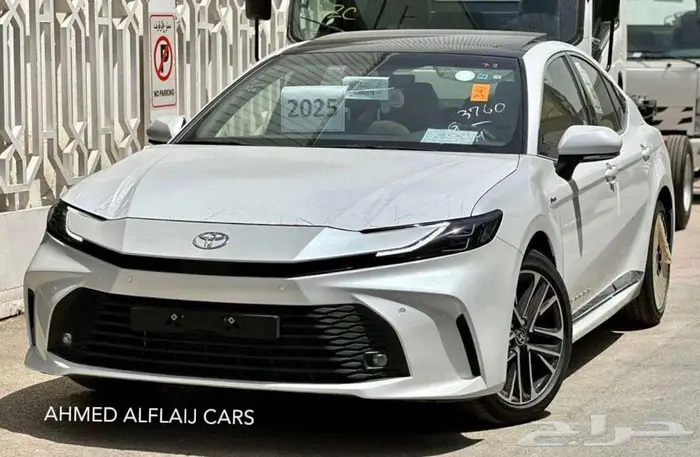 تويوتا كامري LE 2025 هايبرد بالنقد والتقسيط 1