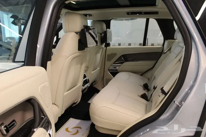 رنج روفر HSE V8 2025 9