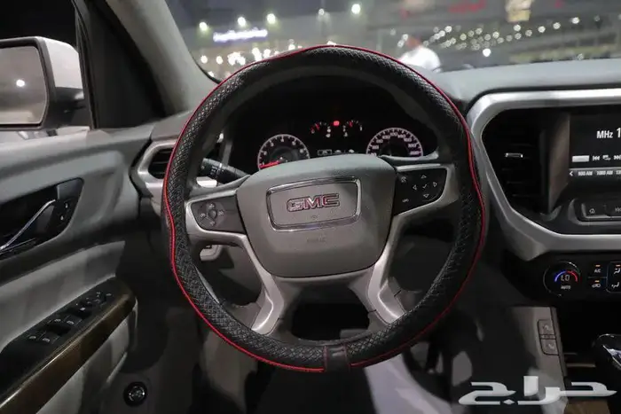 جمس اكاديا SLE استاندر شاشة ستة سلندر موديل 2019 14