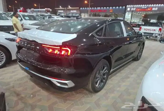 فورد تورس امبيانتى 2025 بنزين اسود 1