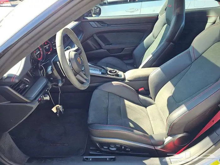 بورش 911 GTS كاريرا 2024 بسعر مميز 7