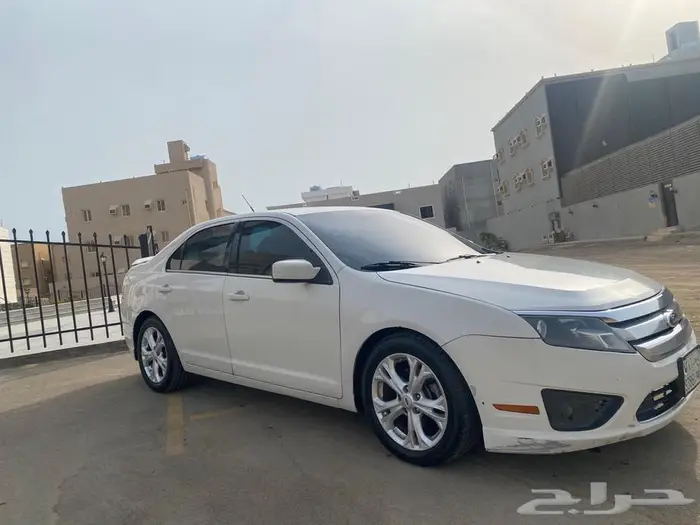 فورد فيوجن لون ابيض تنفع للطلبه 0