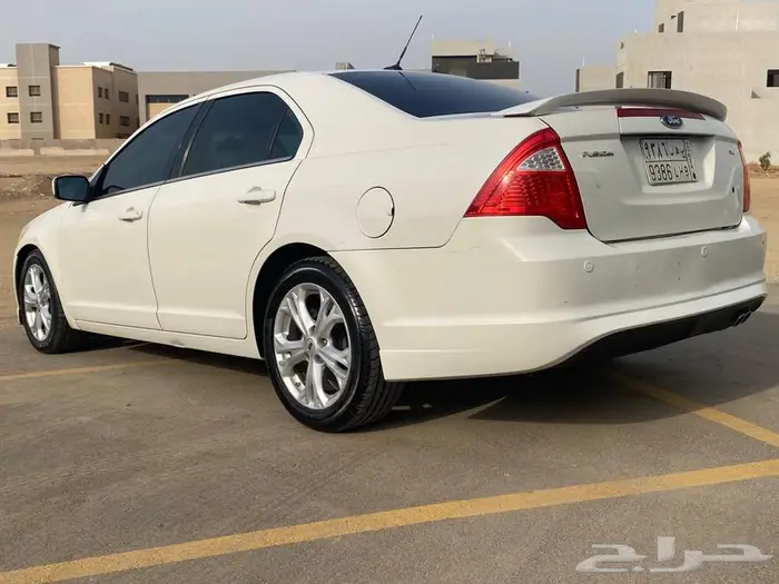 فورد فيوجن لون ابيض تنفع للطلبه 5