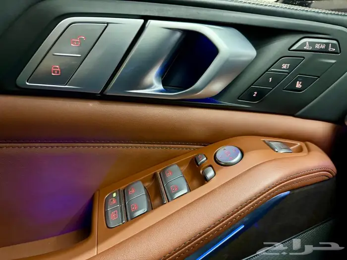 BMW X7 2021 مخزن اسود 32