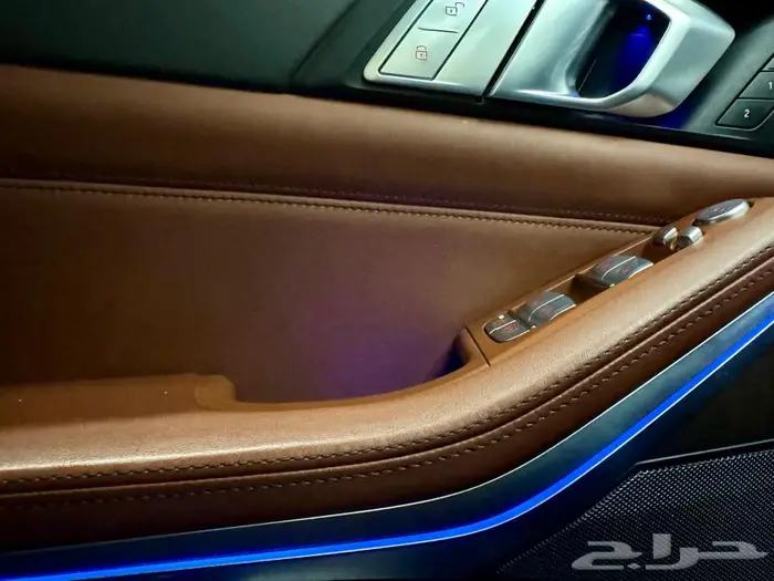 BMW X7 2021 مخزن اسود 26