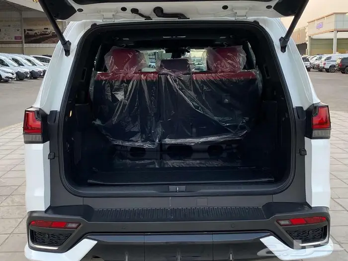لكزس 2024LX600 FSPORT 8