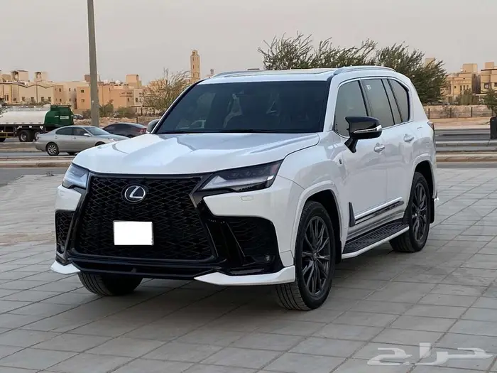 لكزس 2024LX600 FSPORT 2