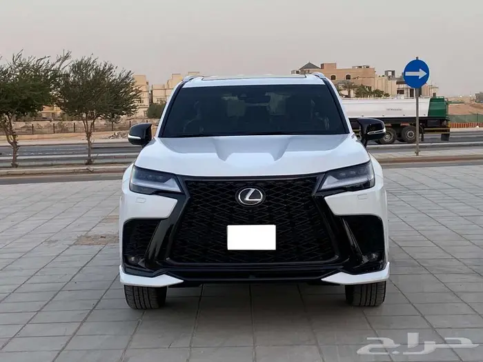 لكزس 2024LX600 FSPORT 1