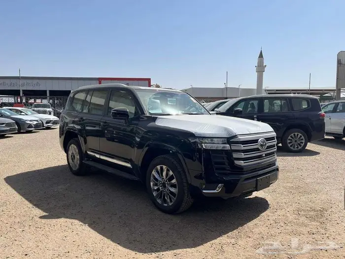 لاندكروزر GXR L4 2025 نقد وتقسيط 1
