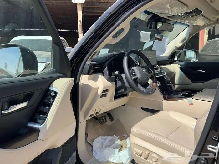 لاندكروزر GXR L4 2025 نقد وتقسيط 4