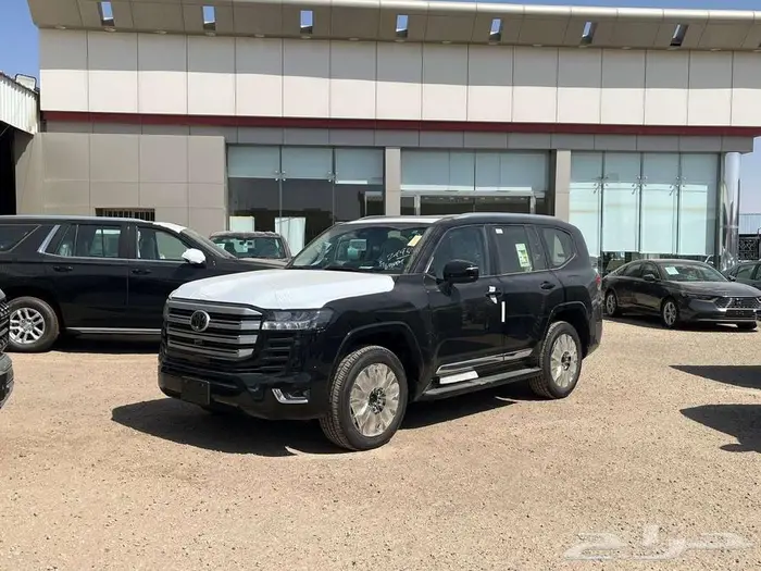 لاندكروزر GXR L4 2025 نقد وتقسيط 0