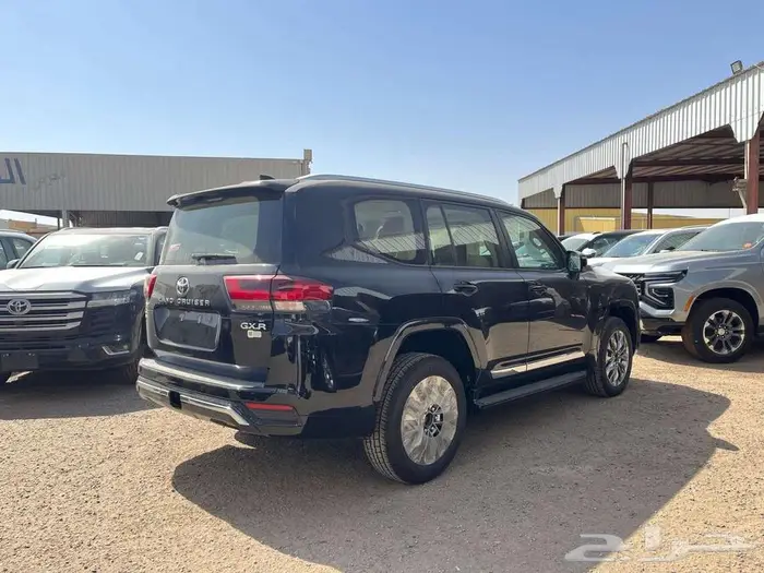 لاندكروزر GXR L4 2025 نقد وتقسيط 2