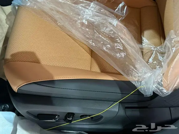لكزس ES 250 بريمي فتحة سقف 2025 اللون ابيض 26