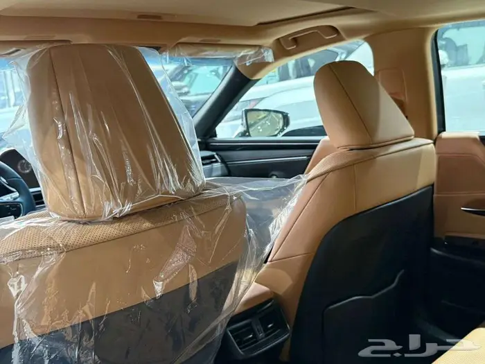 لكزس ES 250 بريمي فتحة سقف 2025 اللون ابيض 20