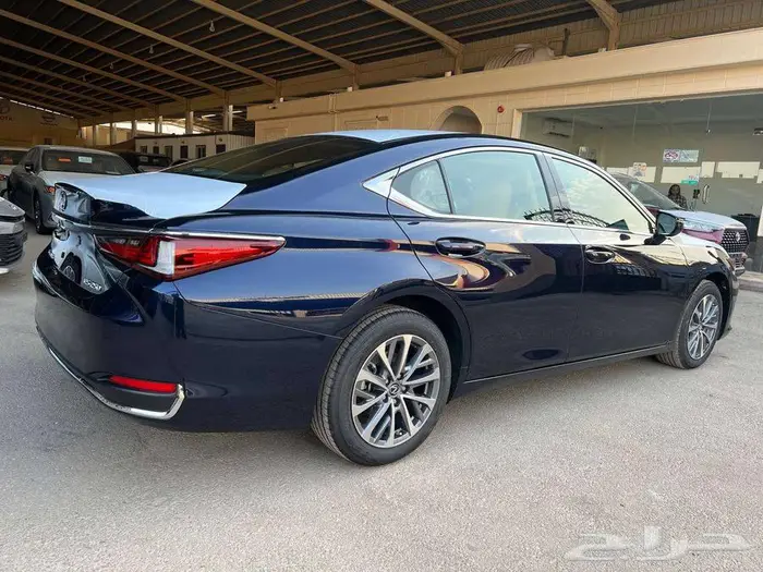 لكزس ES250 AA بنزين 2025 كاش واقساط ودفعتين 3