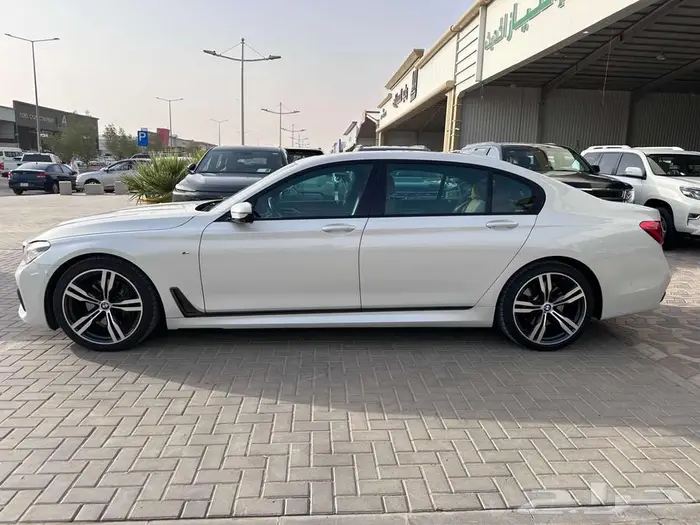 بي ام دبليو 2016 740Li 4