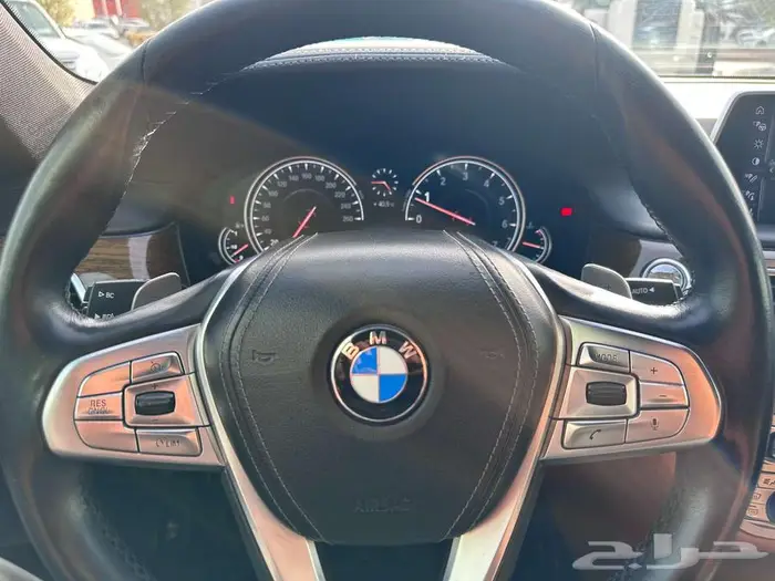 بي ام دبليو 2016 740Li 26