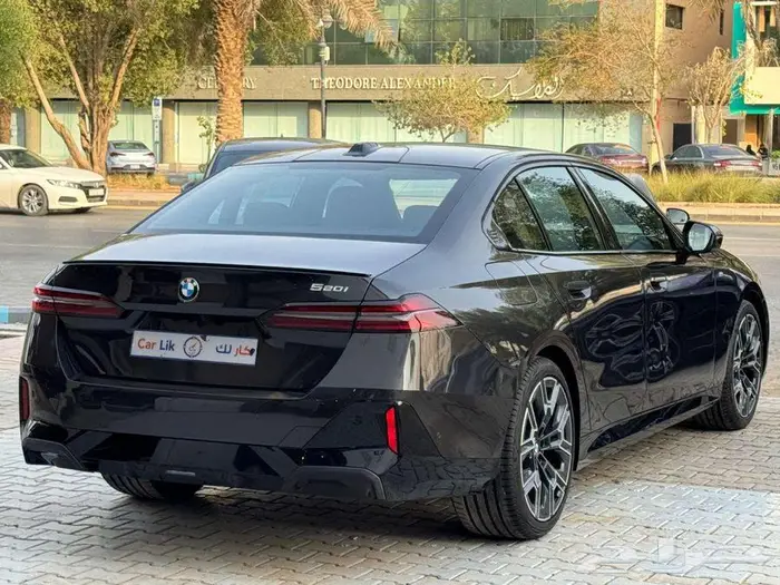 بي ام دبليو 520اي- 2026 ام كت 4