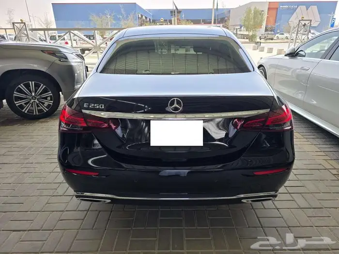 مرسيدس اي 250 موديل 2021 لون اسود 5