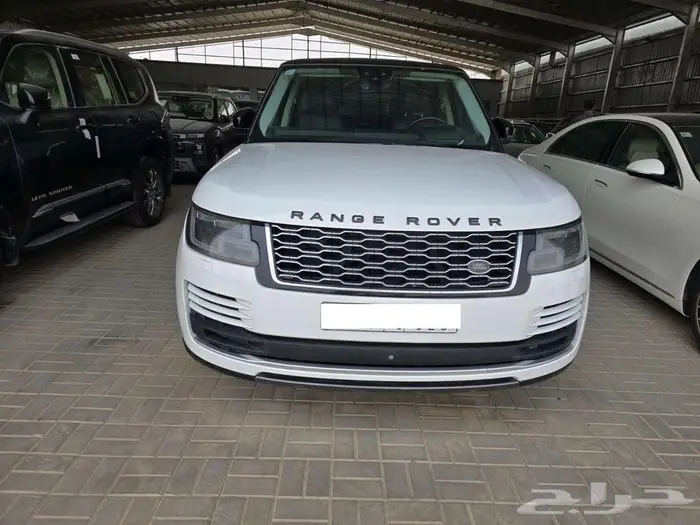 رنج روفر HSE موديل 2018 اللون ابيض 0