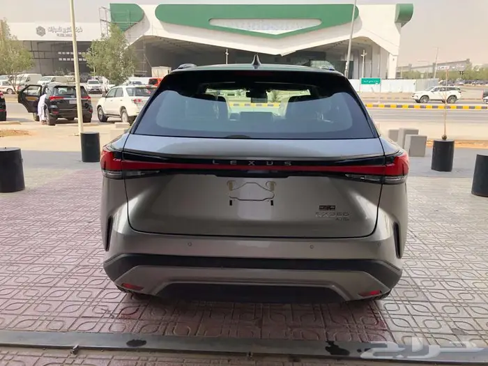لكزس RX350 BB 2025 تيتانيوم داخلي بني -ابيض داخلي بني سعودي 13