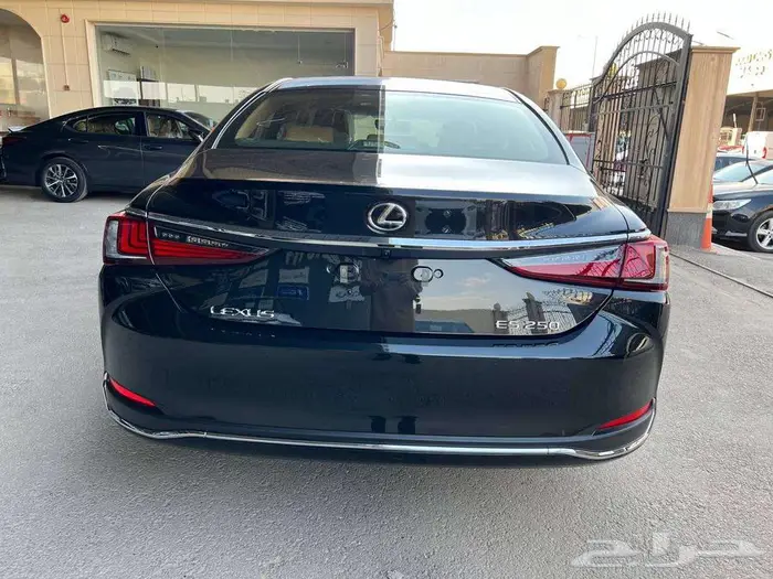 لكزس ES250 AA بنزين 2025 متاح اقساط و كاش 4