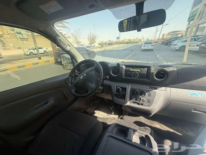 نيسان اورفان 9