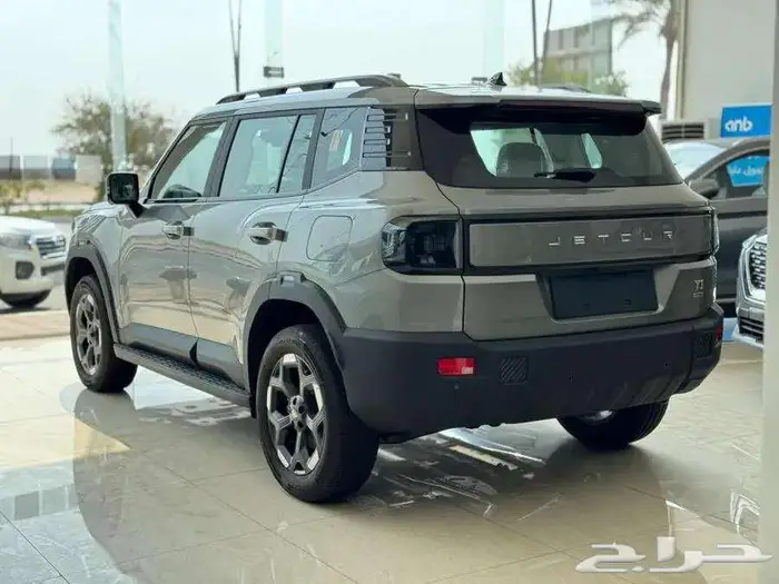 جيتور T1 لاكجري فضي وابيض 2025- ع 5