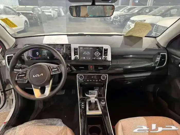 كيا سيلتوس نص فل ابيض سقف اسود 2025 كاش واقساط 4