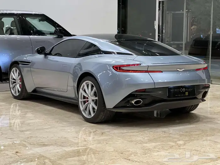 ASTON MARTIN DB11 2020 3