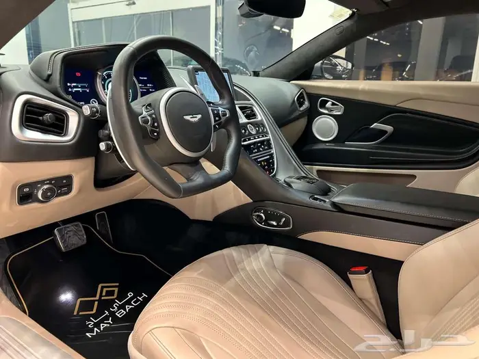 ASTON MARTIN DB11 2020 6