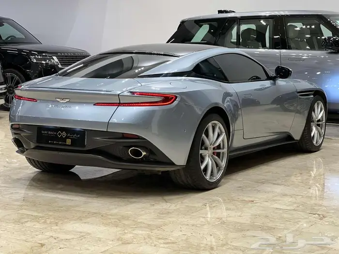 ASTON MARTIN DB11 2020 4