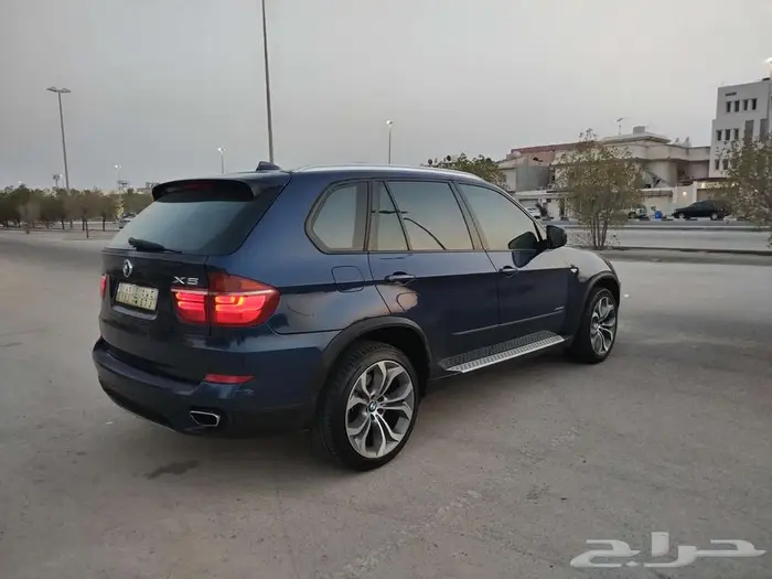 للبيع bmw X5 موديل 2011 17