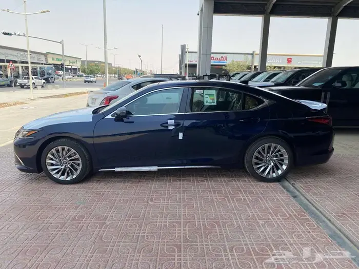 لكزس ES 350 DD فل كامل 2025 - سعودي 4